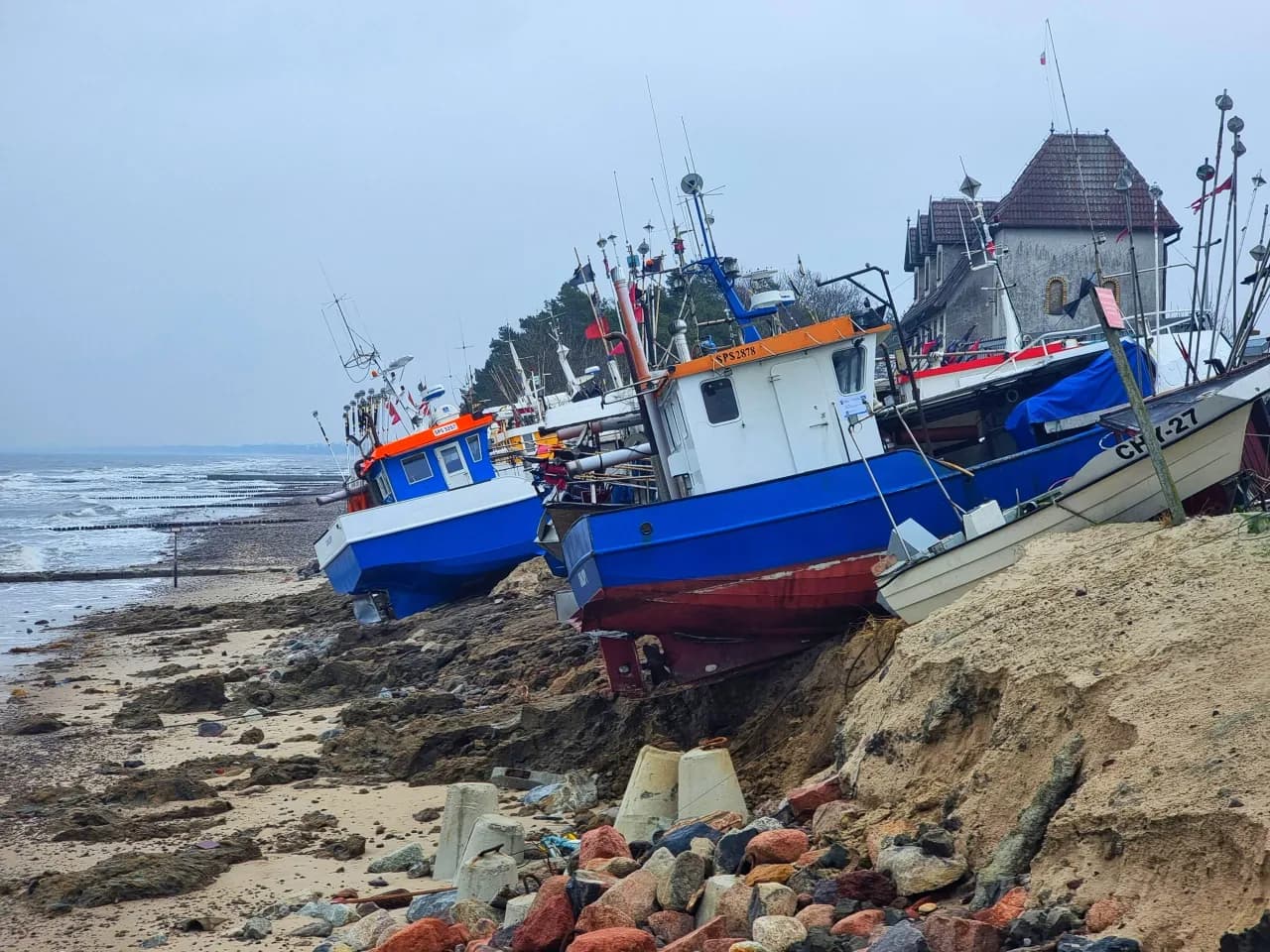Jak wygląda morze? Od błękitu po sztorm pełen przewodnik.