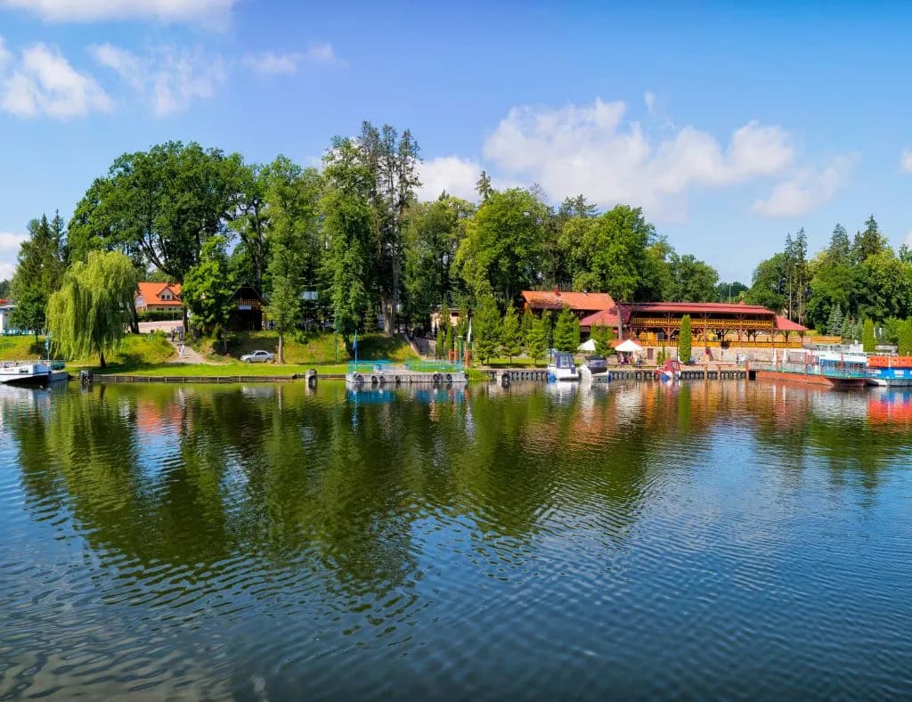 Ruciane-Nida: Przewodnik po atrakcjach Mazur. Co zobaczyć i robić?